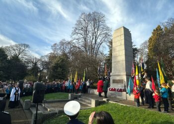 Alex Baker MP lays a wreath at the Cenotaph, Aldershot